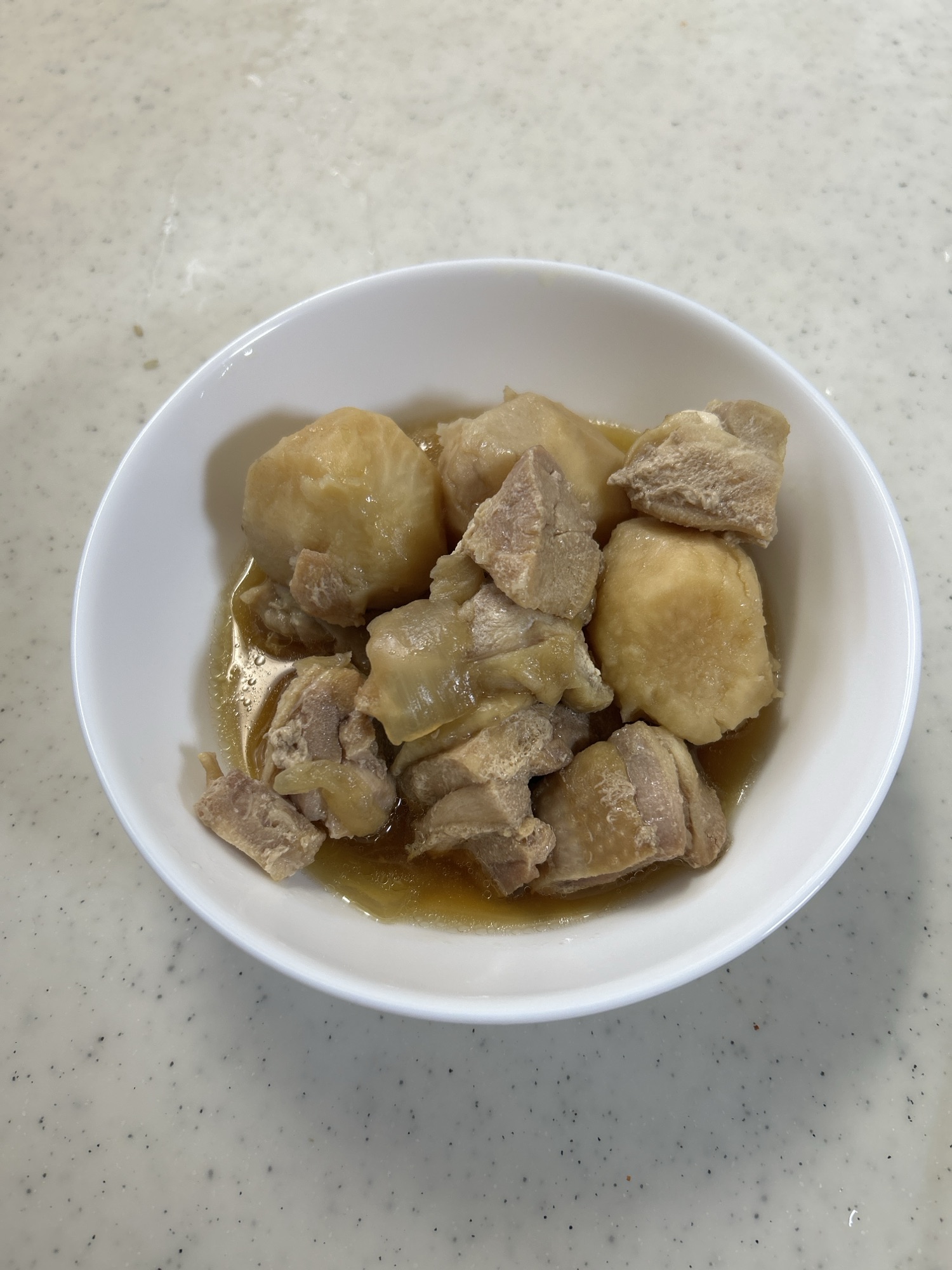 鶏と里芋の煮物の写真